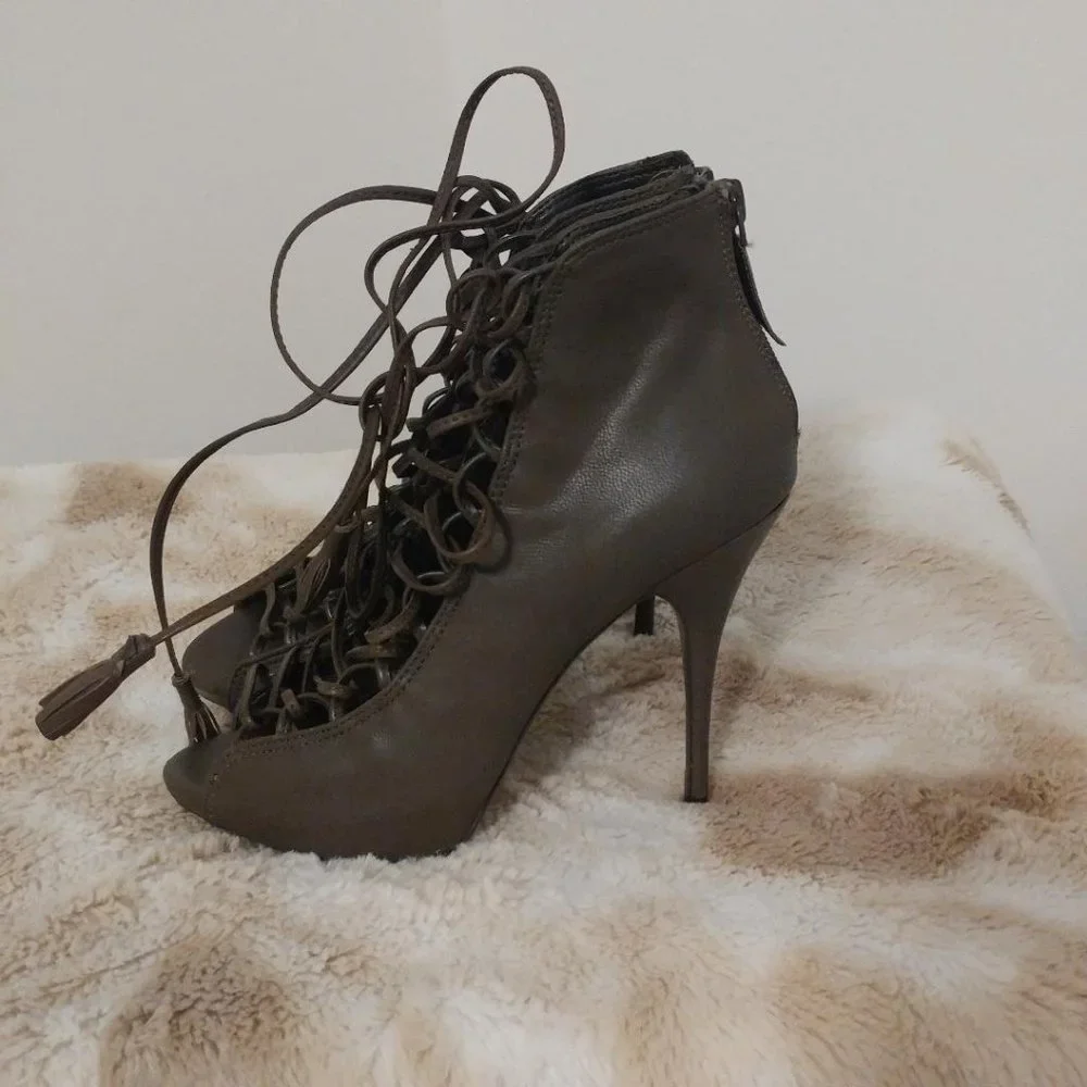 Steve Madden Rebecka Size 6